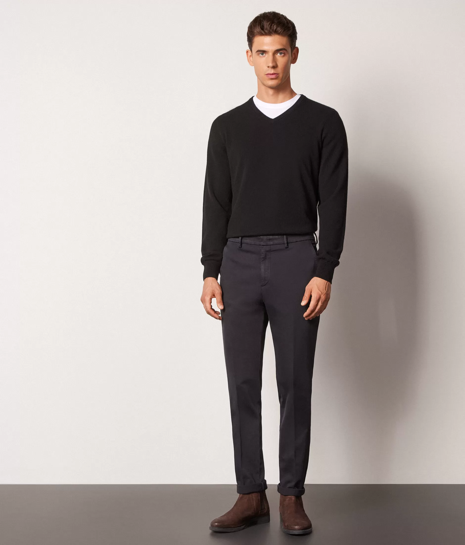 Outlet Falconeri Chino Pants black -8842 - garment-dyed black