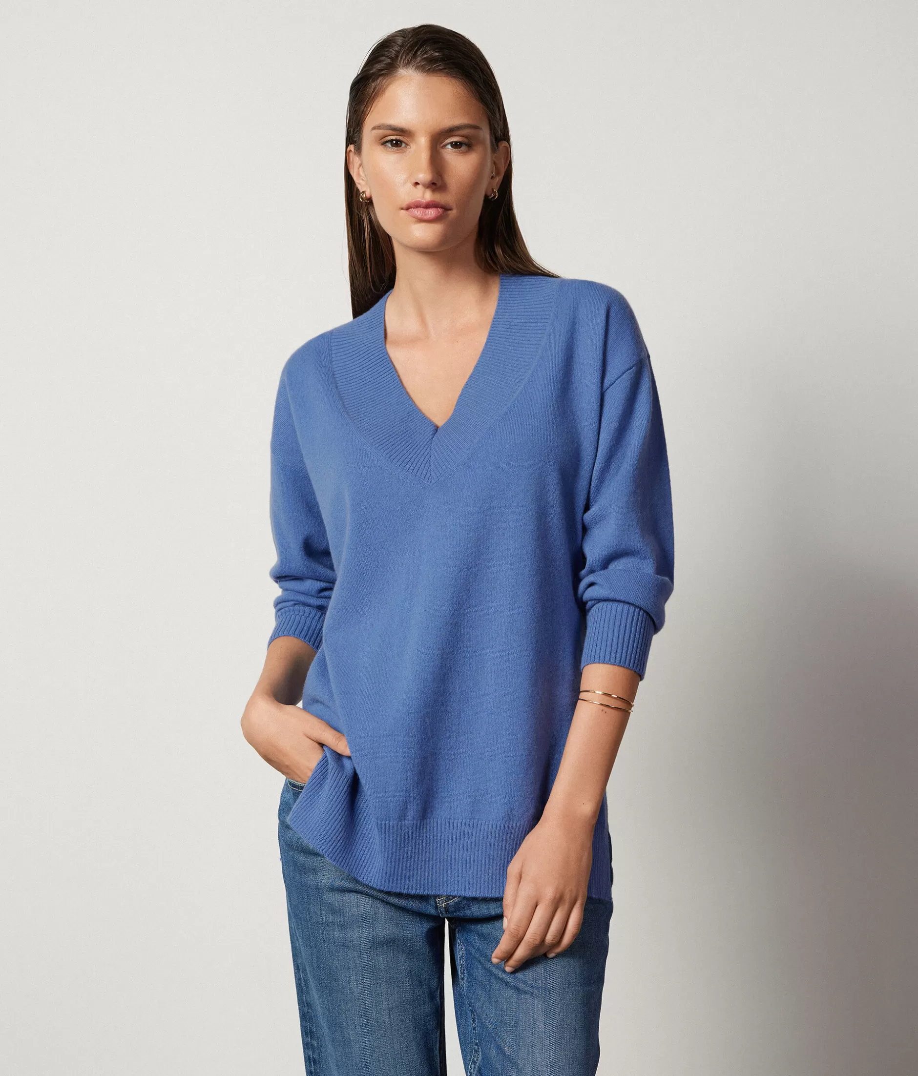 New Falconeri Oversized V-Neck Sweater In Ultrasoft Cashmere light blue -8923 - horizon blue