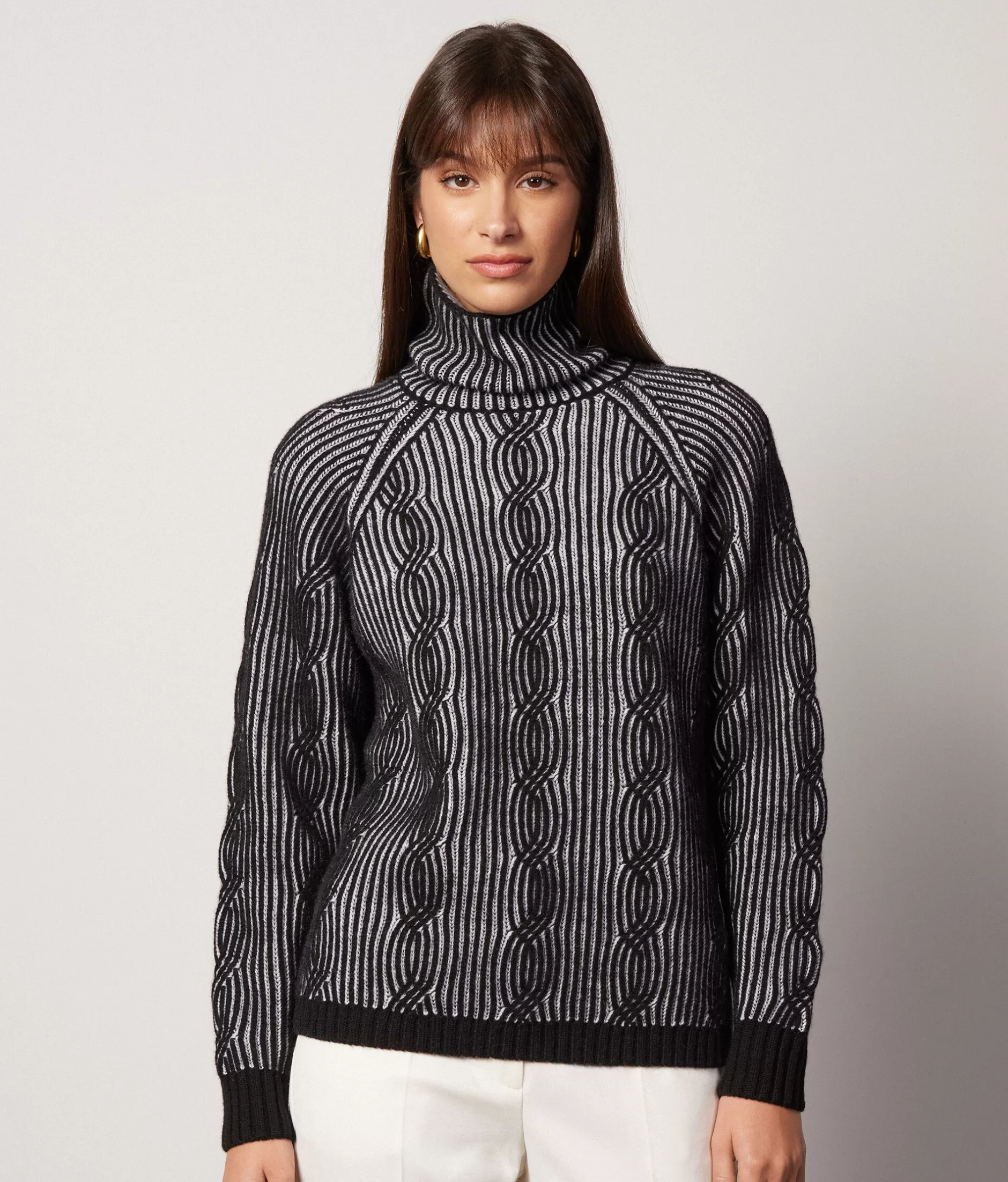 Discount Falconeri Two-Toned Cable-Knit Turtleneck Sweater In Ultrasoft Cashmere black -8691 - black/bow