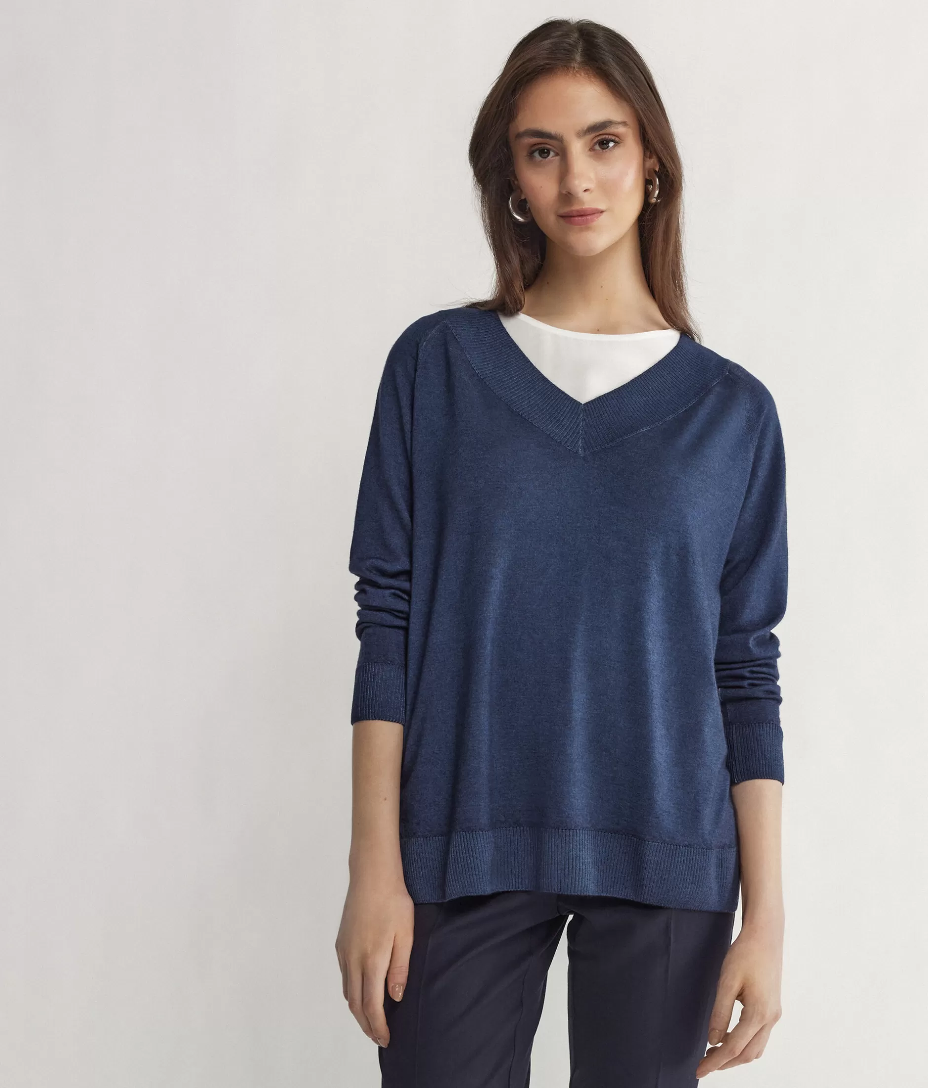 Outlet Falconeri Ultrafine Cashmere V-neck Sweater blue -8920 - garment-dyed ink