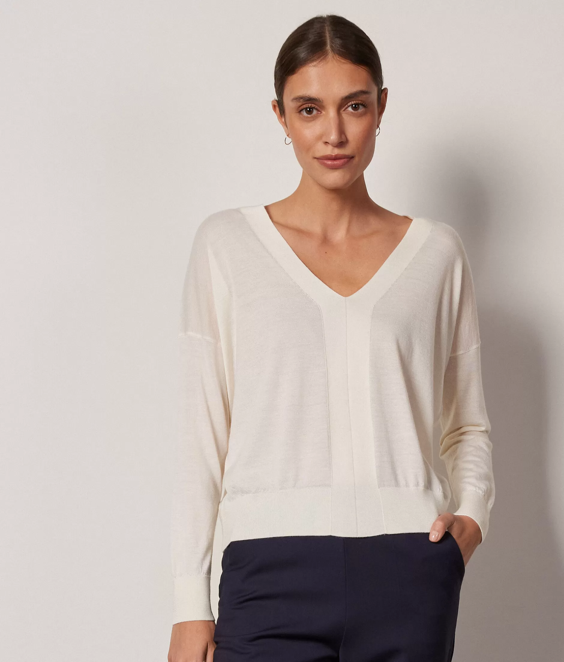 Sale Falconeri Ultrafine Cashmere V-Neck Sweater white -8005 - bow