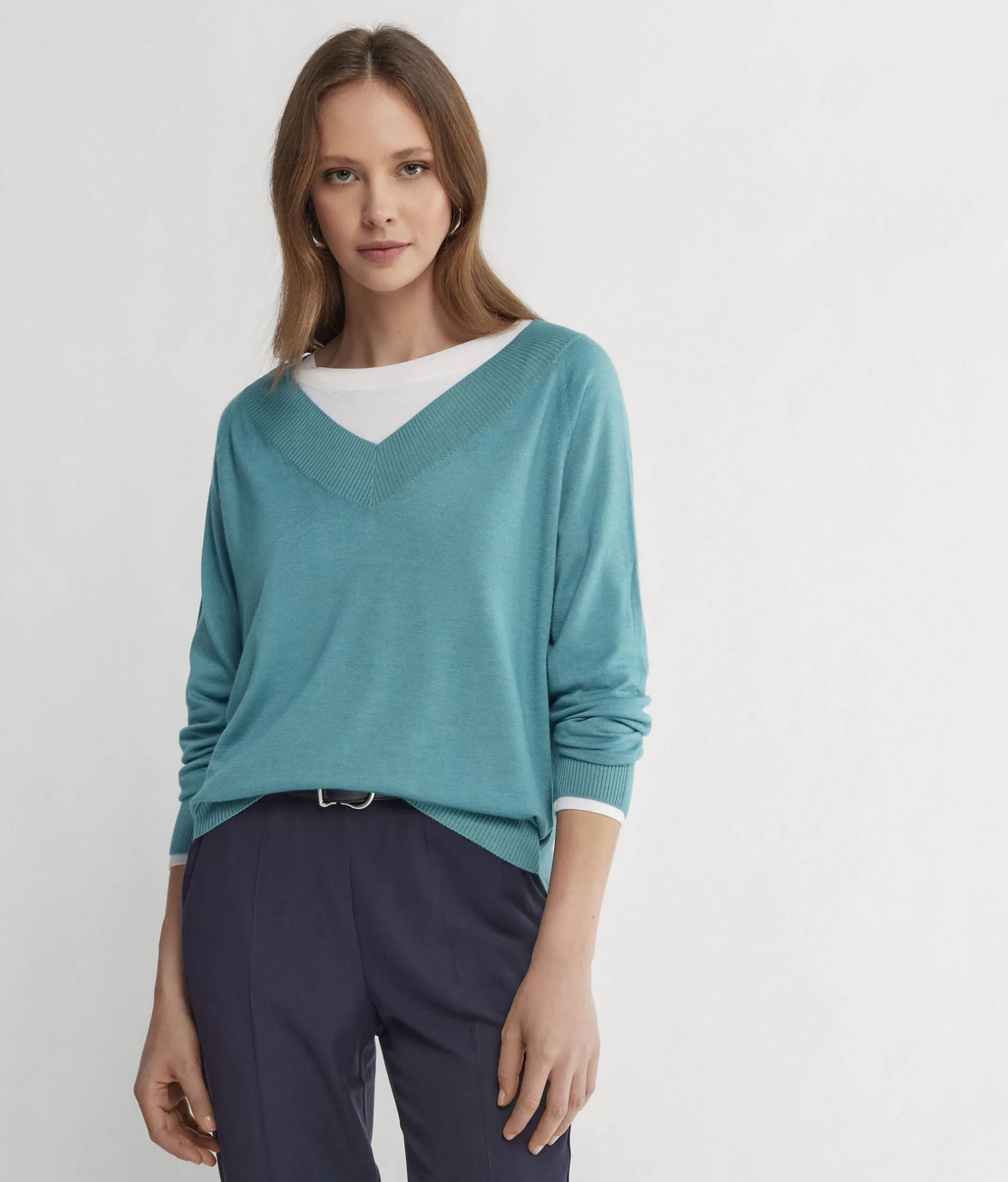 Store Falconeri Ultrafine Cashmere V-neck Sweater blue -8915 - garment-dyed ocean