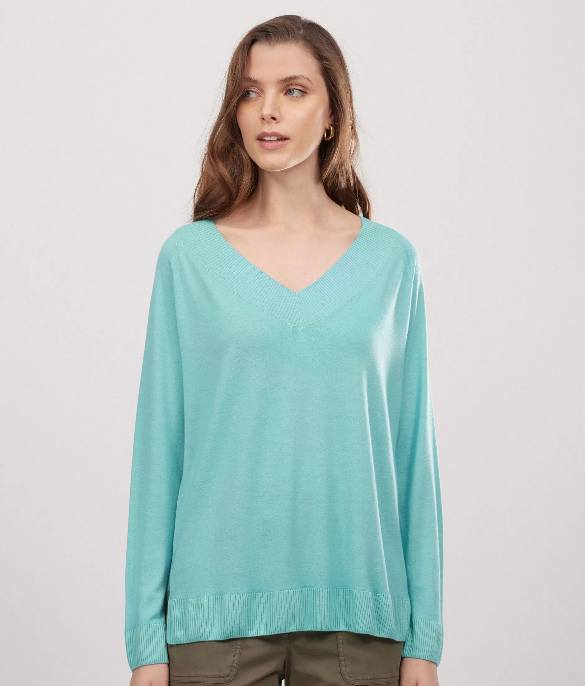 Shop Falconeri Ultrafine Cashmere V-neck Sweater blue -8980 - garment-dyed sea