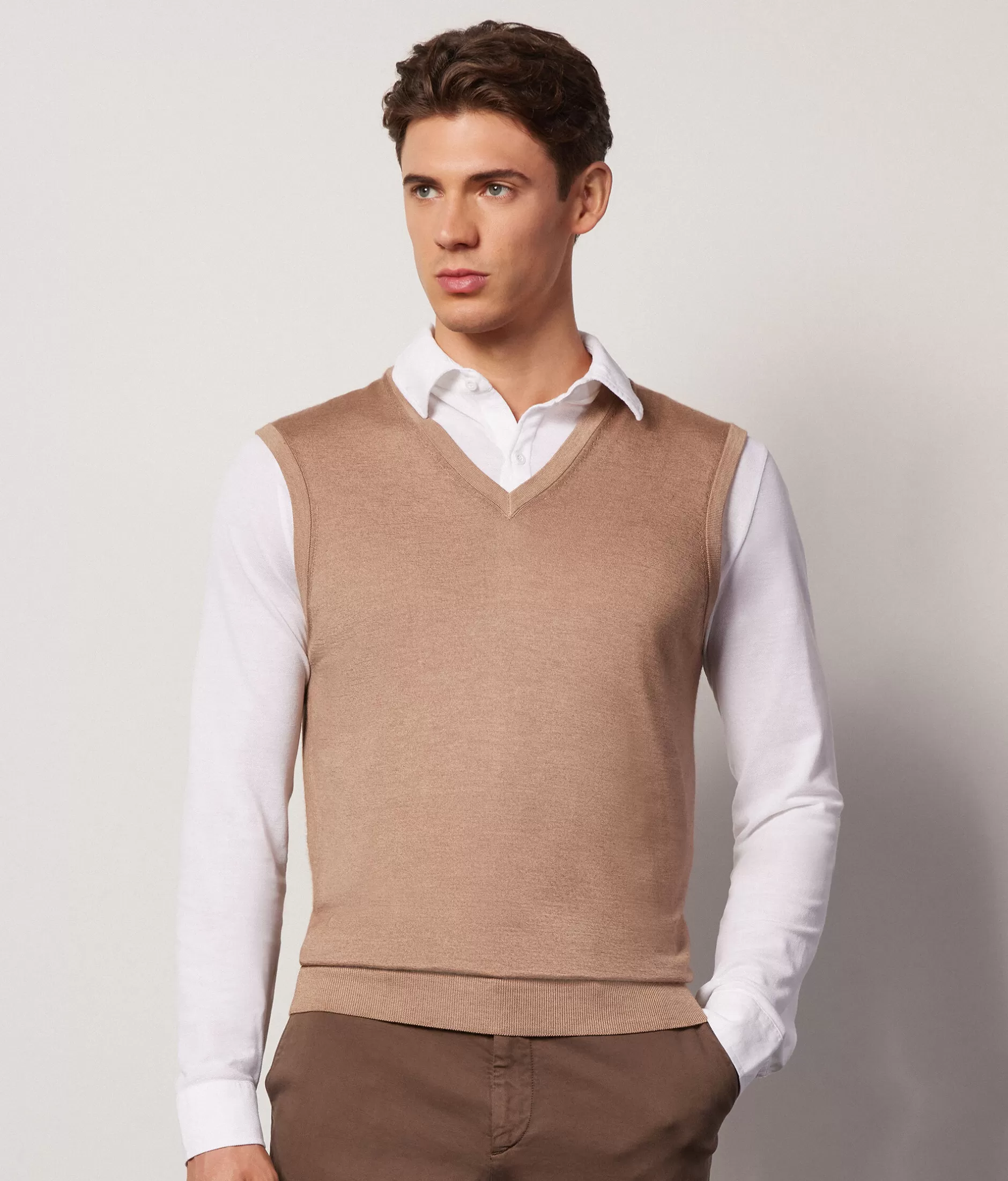 New Falconeri Ultrafine Cashmere V-Neck Vest natural -8901 - garment-dyed nut