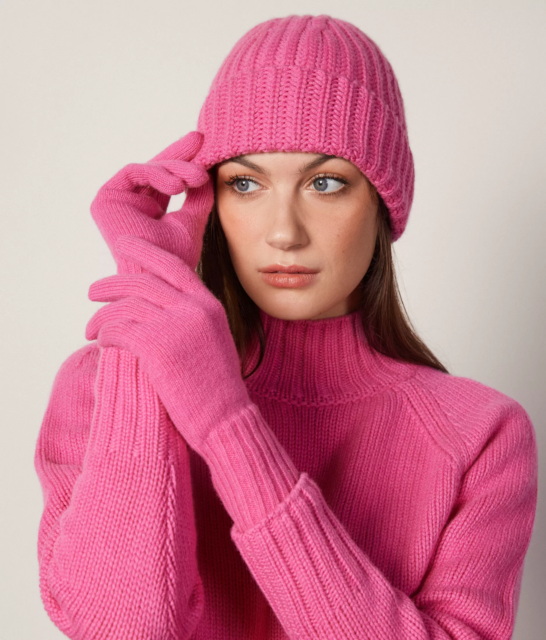 New Falconeri Ultrasoft Cashmere Gloves pink -8921 - pink delight