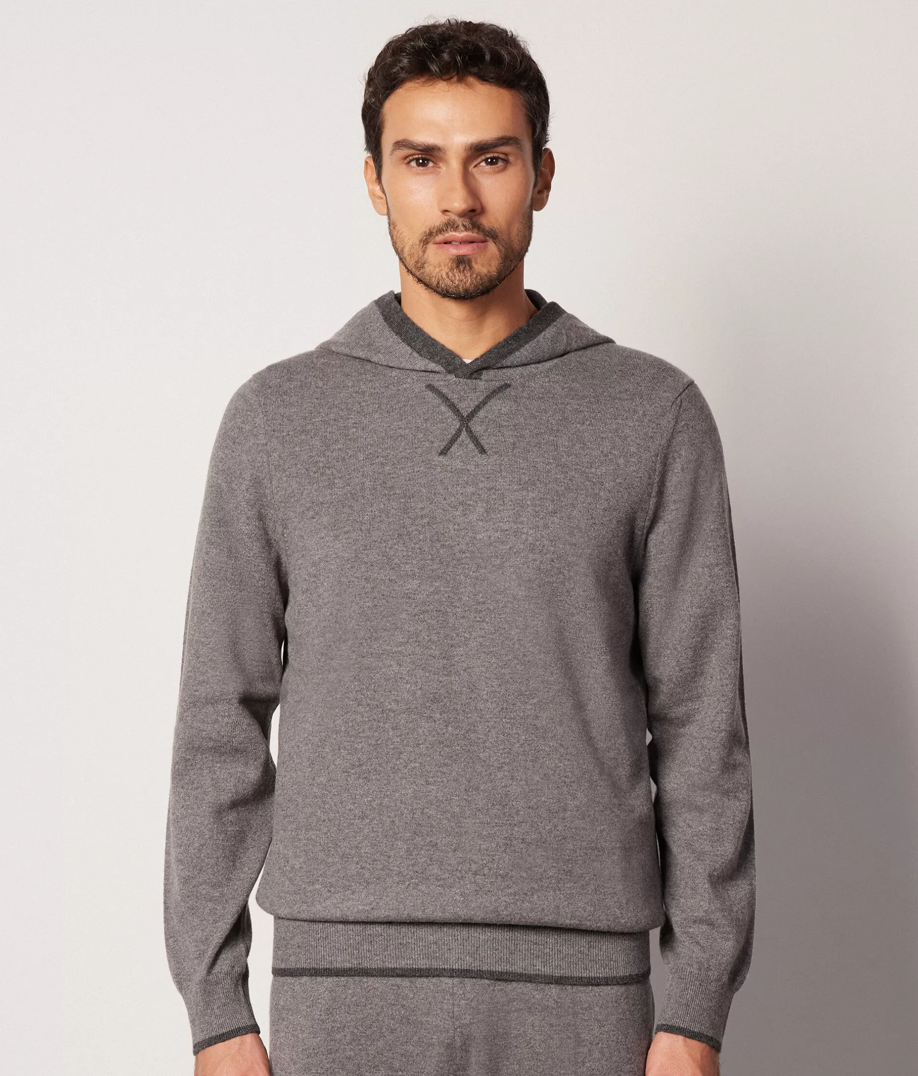 Shop Falconeri Ultrasoft Cashmere Sweatshirt grey -9108 - dark grey melange