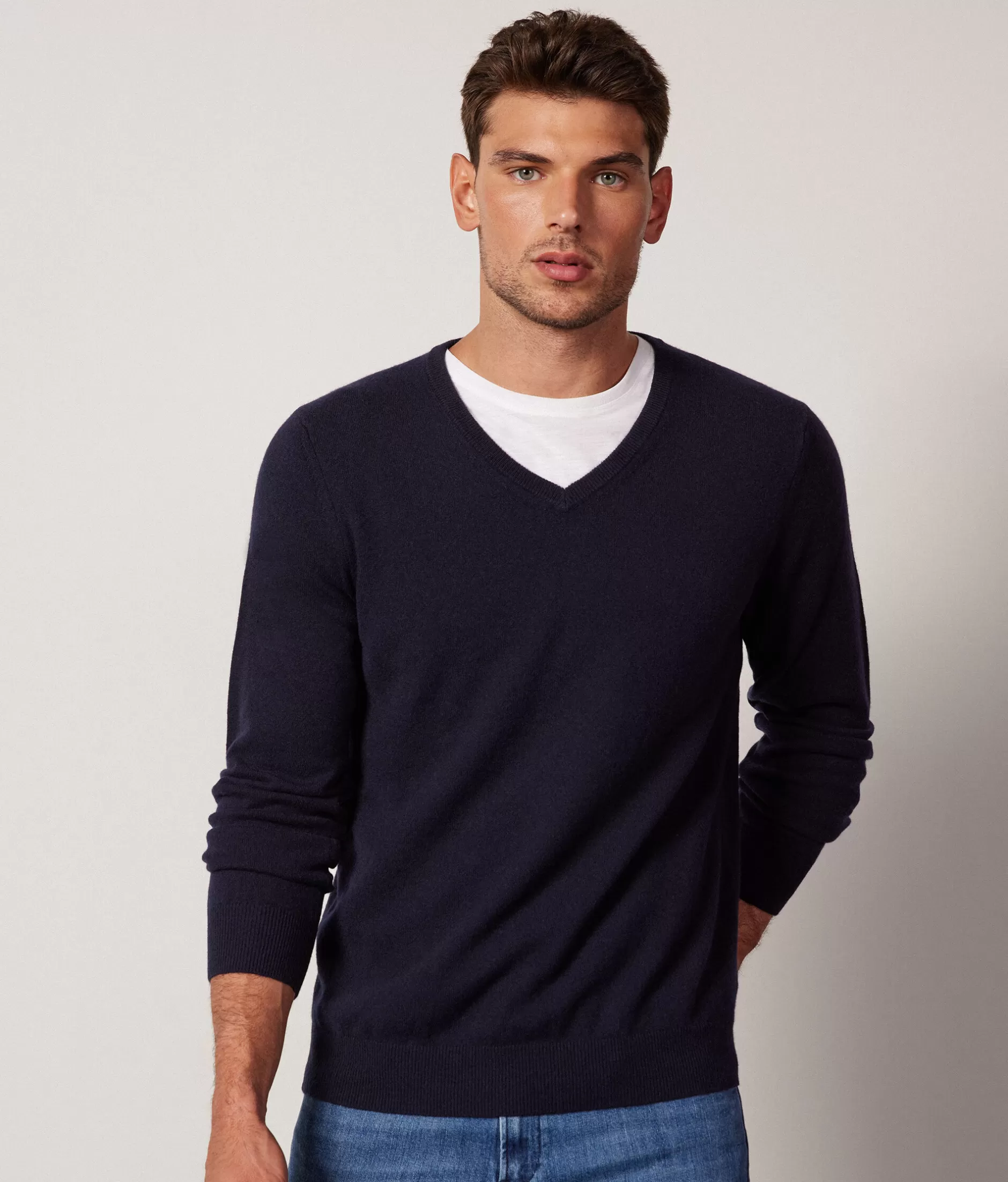 New Falconeri Ultrasoft Cashmere V-Neck Sweater blue -9400 - navy blue